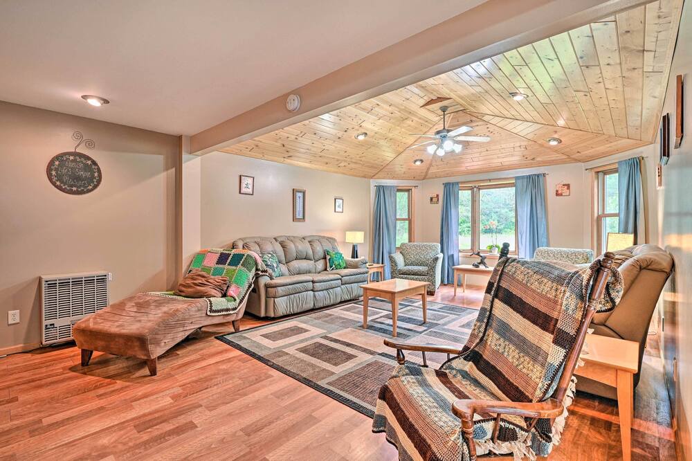 Photo of Bedroom in Arkdale