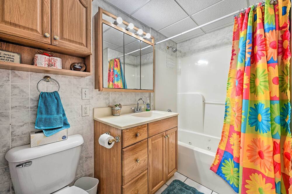 Photo of Bathroom in Arkdale