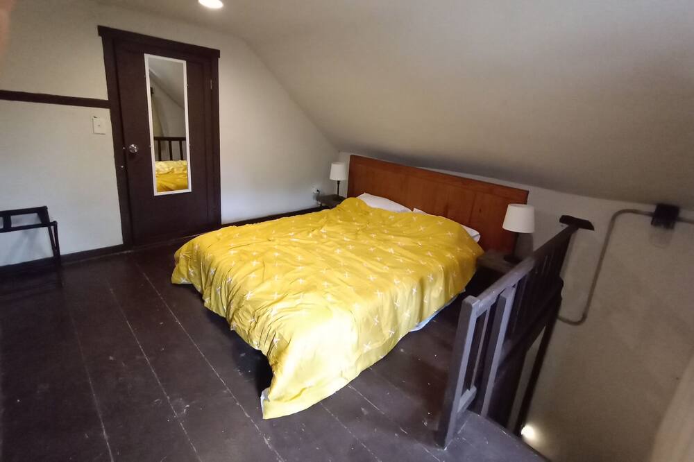 Photo of Bedroom in Lovettsville