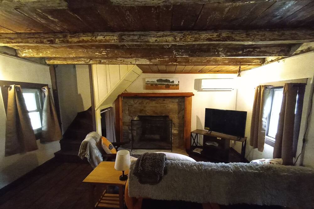 Photo of Livingroom in Lovettsville