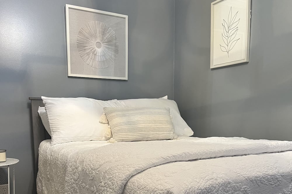 Photo of Bedroom in Temperanceville