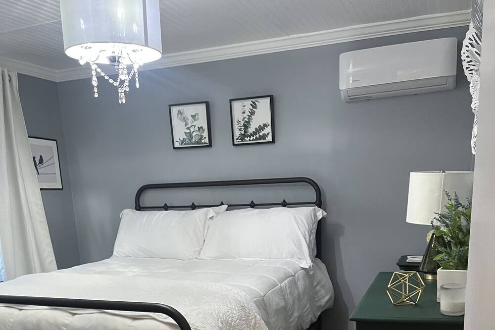 Photo of Bedroom in Temperanceville