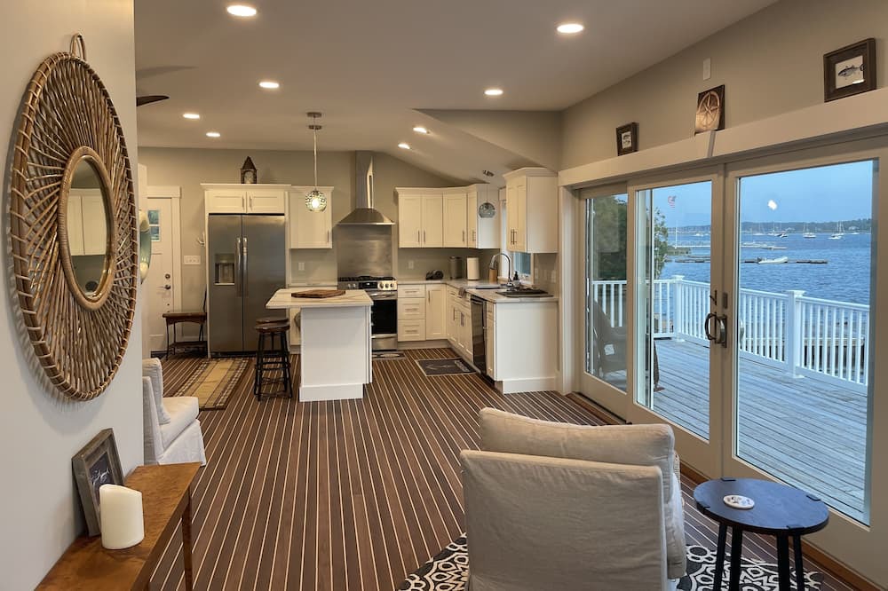 Photo of Livingroom in Dartmouth