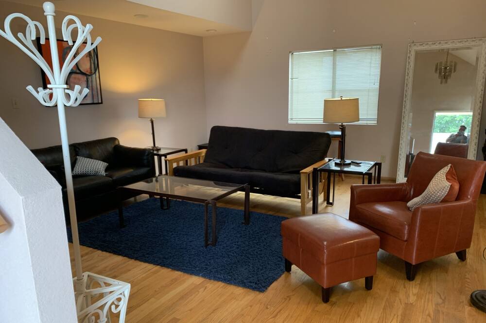 Photo of Livingroom in Old Town Camarillo
