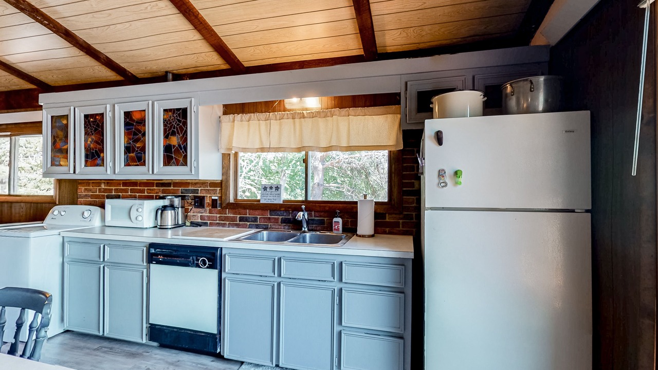 Photo of Kitchen in Ponds of Plymouth