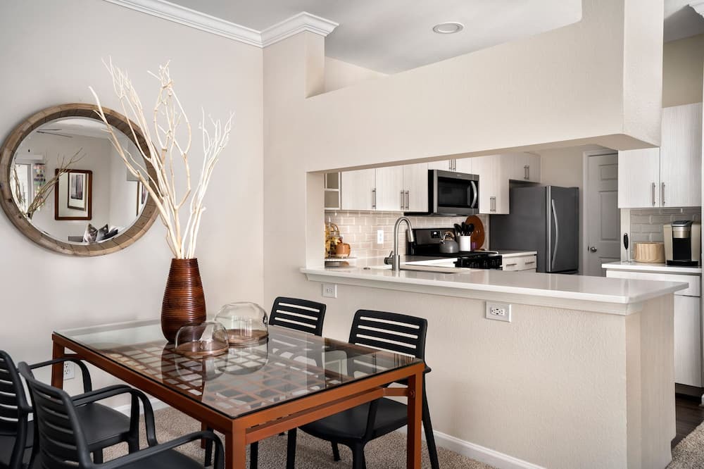 Photo of Livingroom in Lansdowne