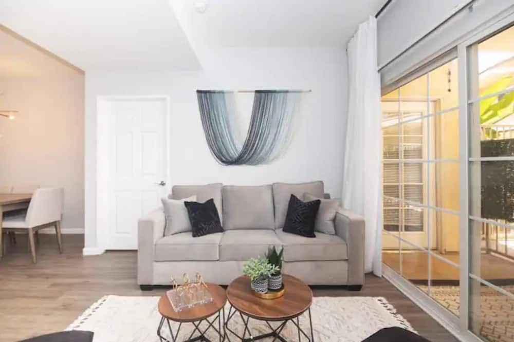 Photo of Livingroom in Bixby North
