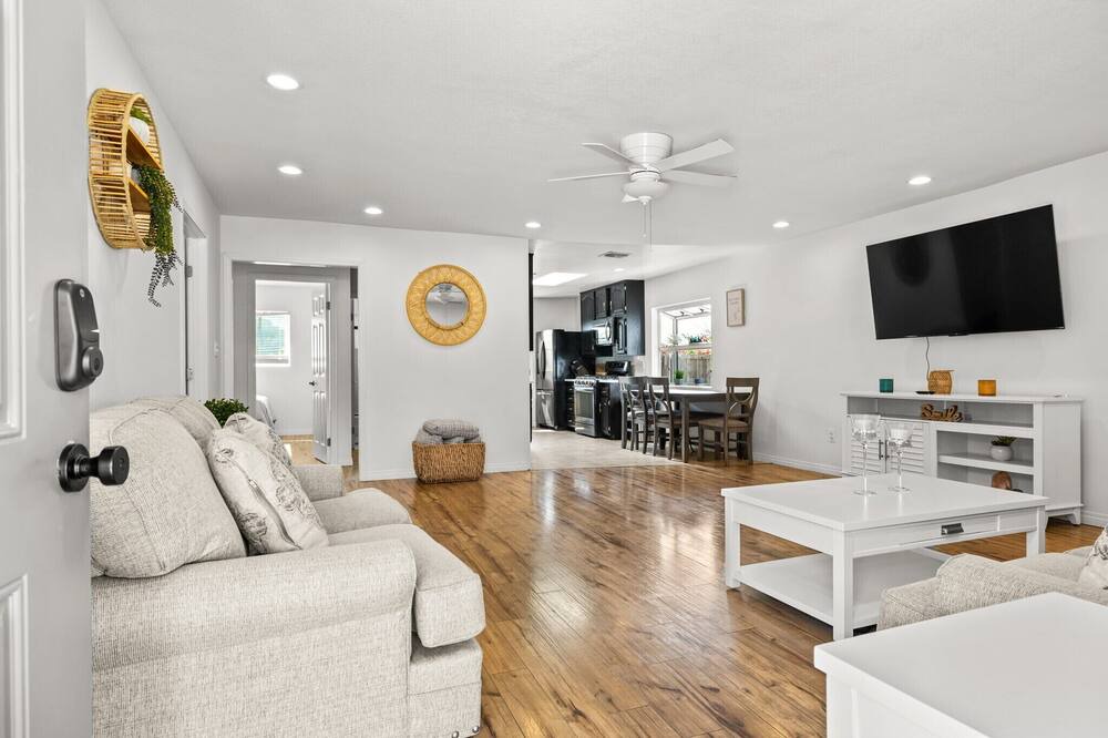 Photo of Livingroom in Ventura