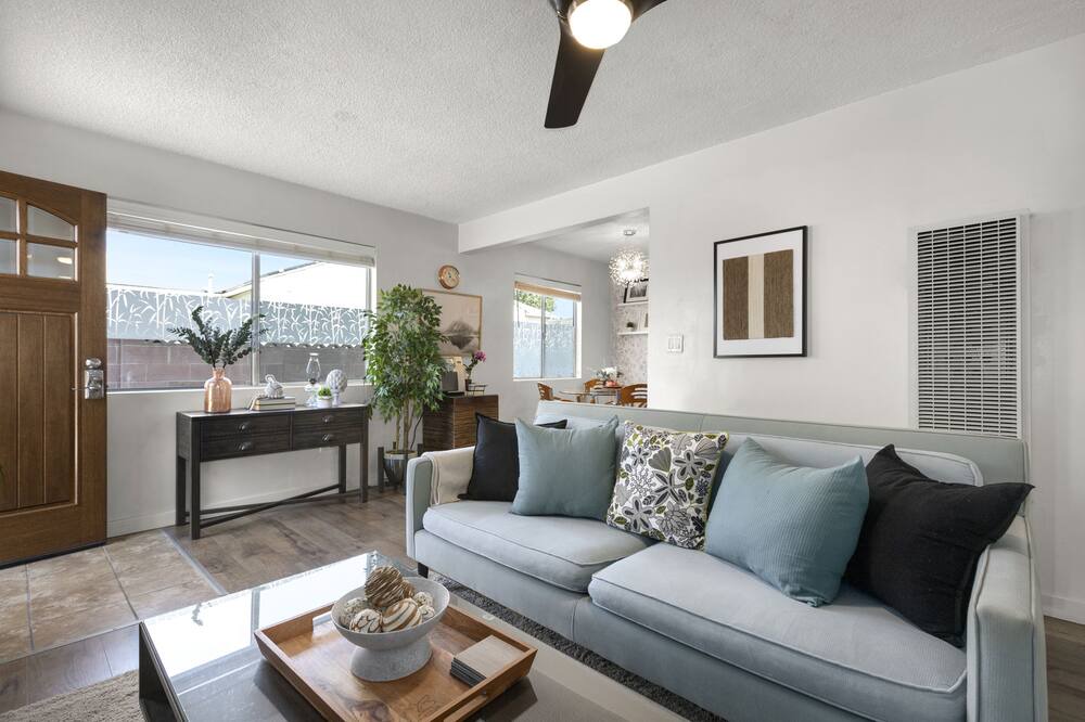 Photo of Livingroom in Hawthorne