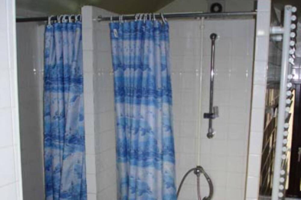 Photo of Bathroom in Viarmes