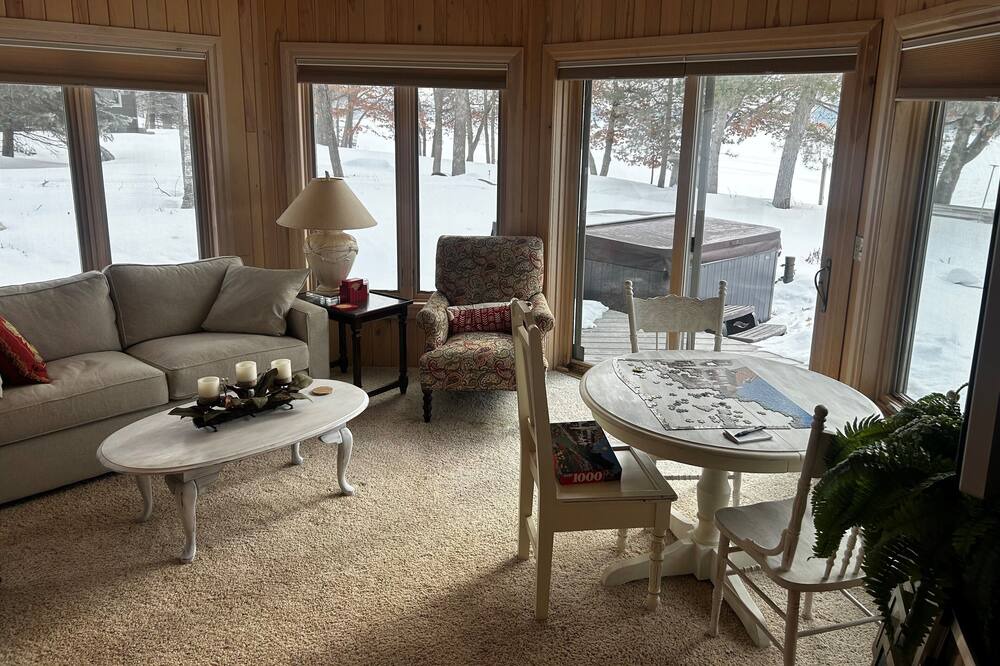 Photo of Livingroom in Deerwood