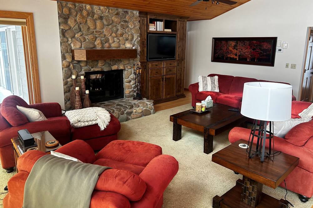 Photo of Livingroom in Deerwood