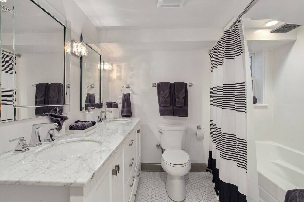 Photo of Bathroom in Broadmoor