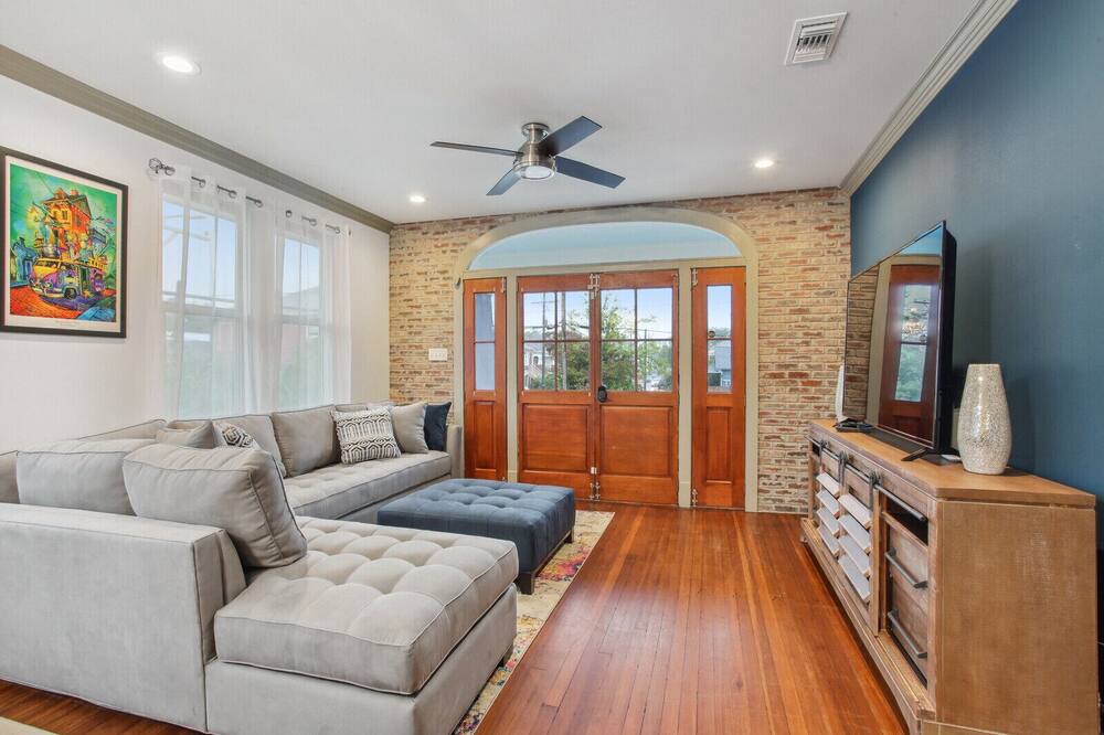 Photo of Livingroom in Broadmoor