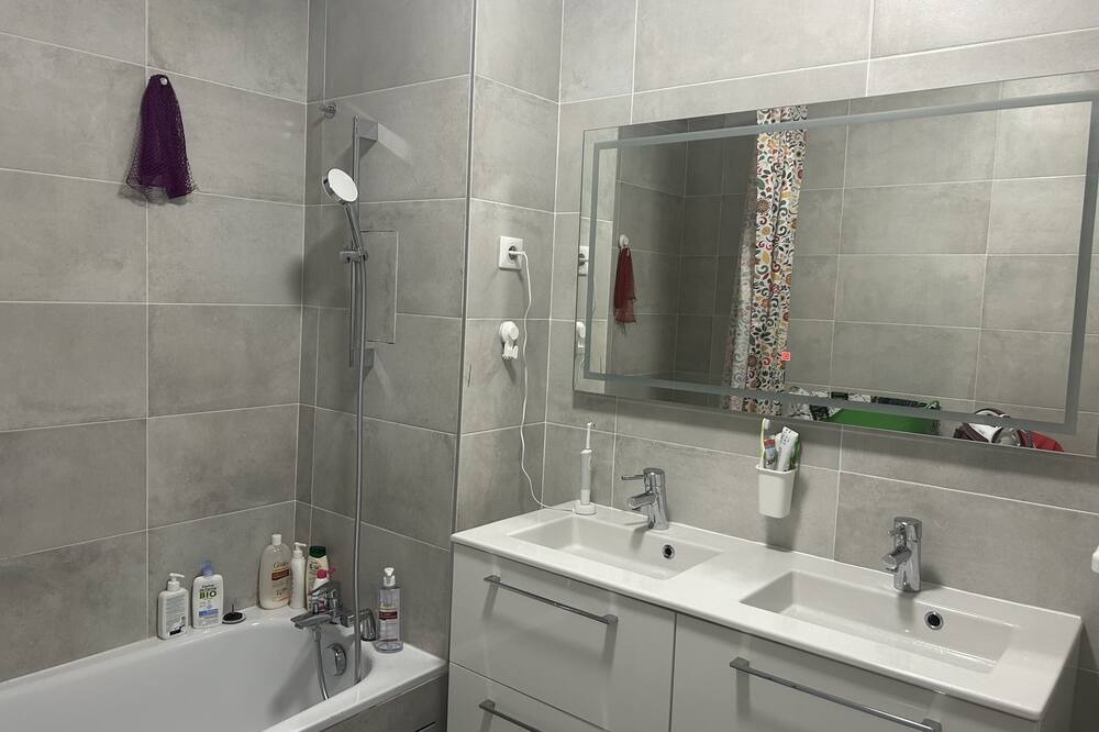 Photo of Bathroom in Clagny Glatigny