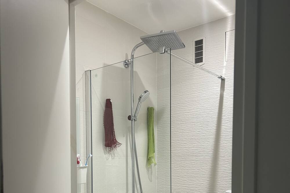 Photo of Bathroom in Clagny Glatigny