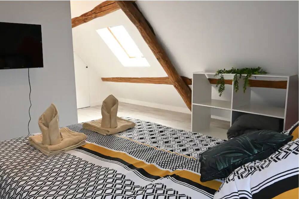 Photo of Bedroom in Villeneuve-sous-Dammartin