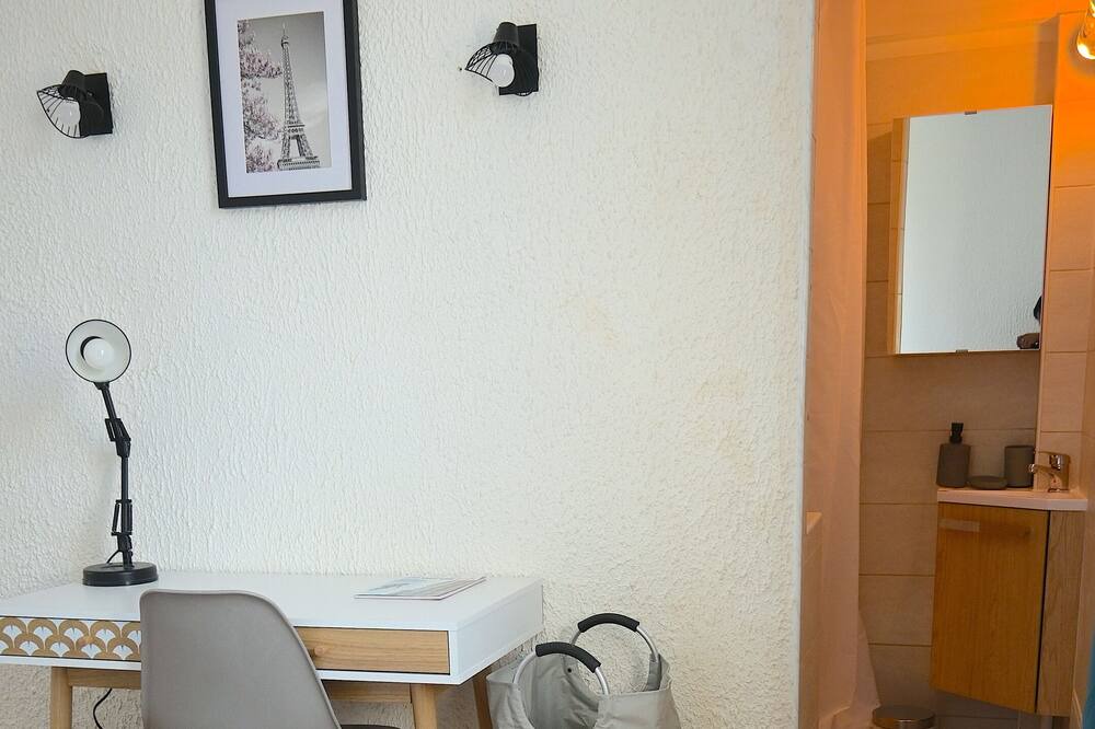 Photo of Bedroom in Le Blanc-Mesnil