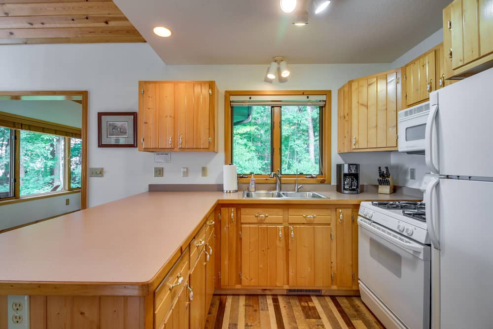 Photo of Kitchen in Isle