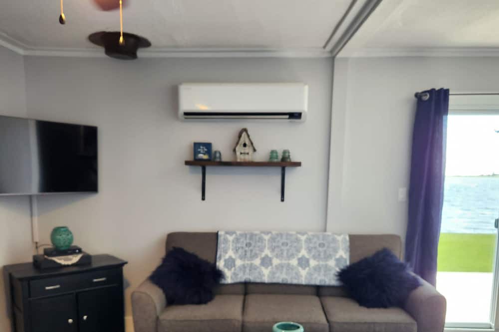 Photo of Livingroom in Carrying Place