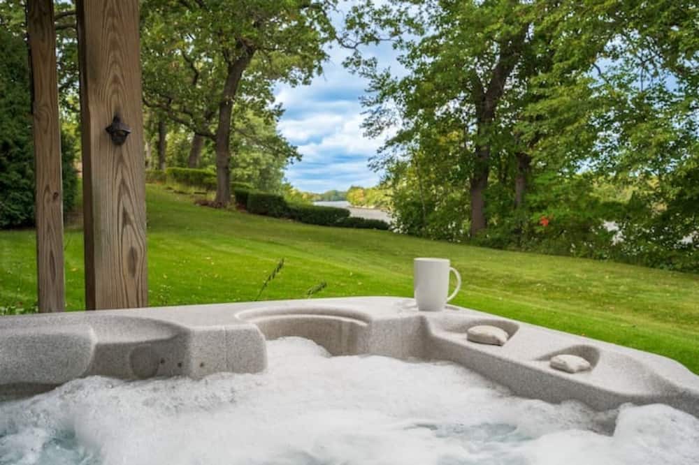 Photo of Outdoor in Anoka
