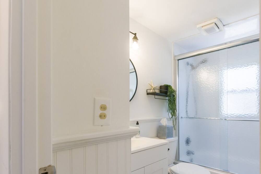 Photo of Bathroom in Sandwich