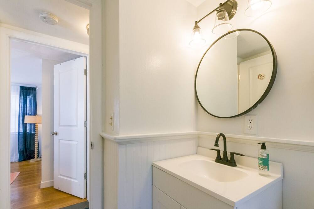 Photo of Bathroom in Sandwich