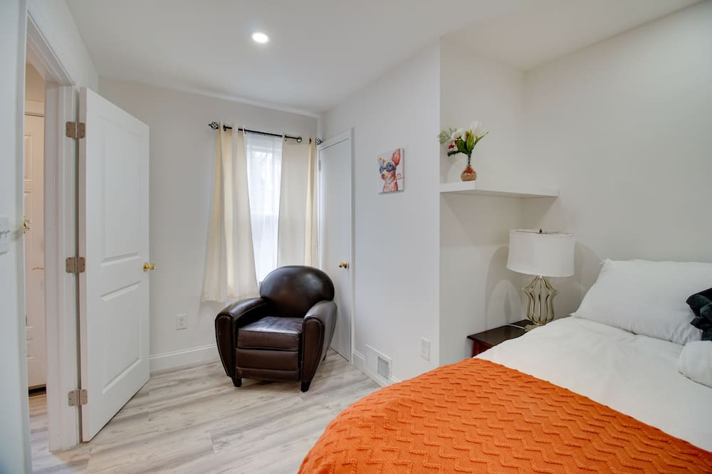 Photo of Bedroom in Forest Heights