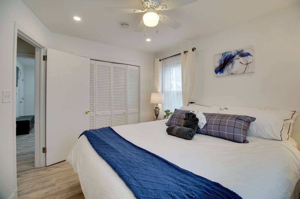 Photo of Bedroom in Forest Heights