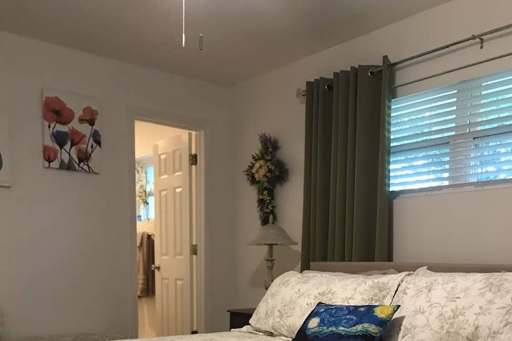Photo of Bedroom in Waveland