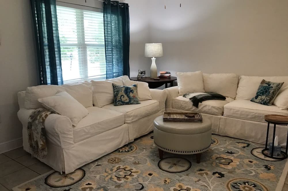 Photo of Livingroom in Waveland