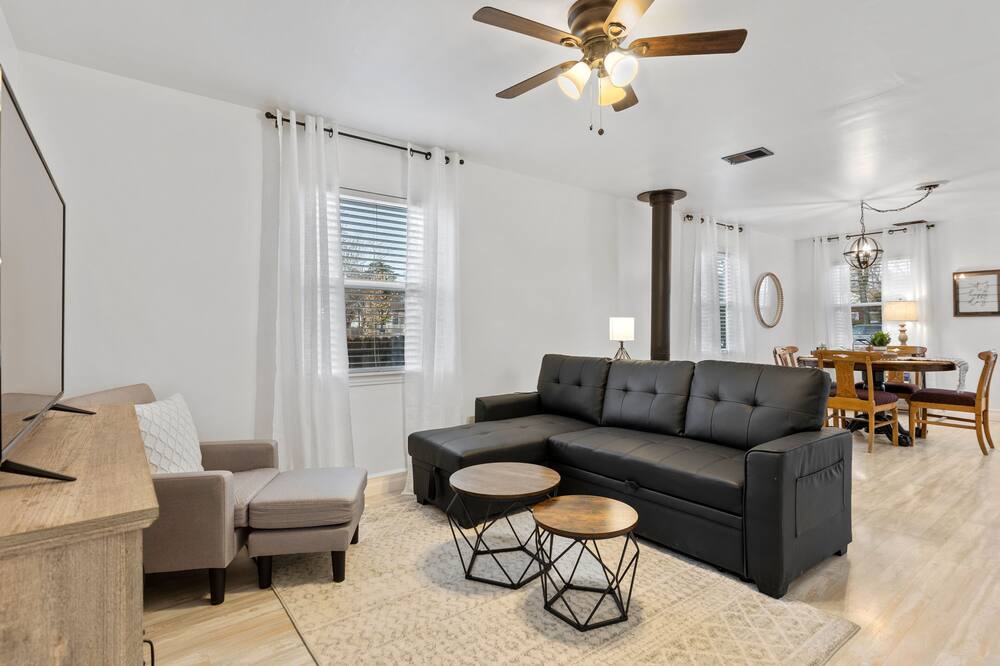 Photo of Livingroom in Tehachapi