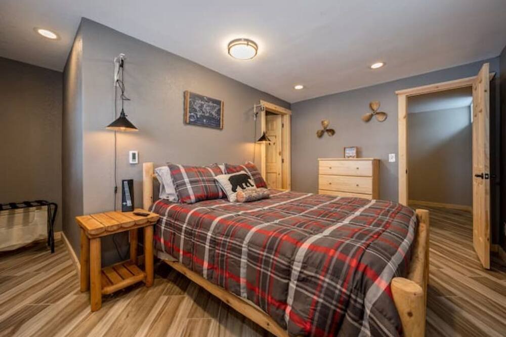 Photo of Bedroom in Cohasset