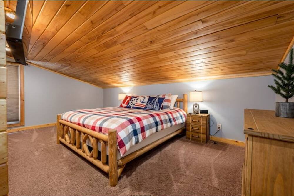 Photo of Bedroom in Cohasset
