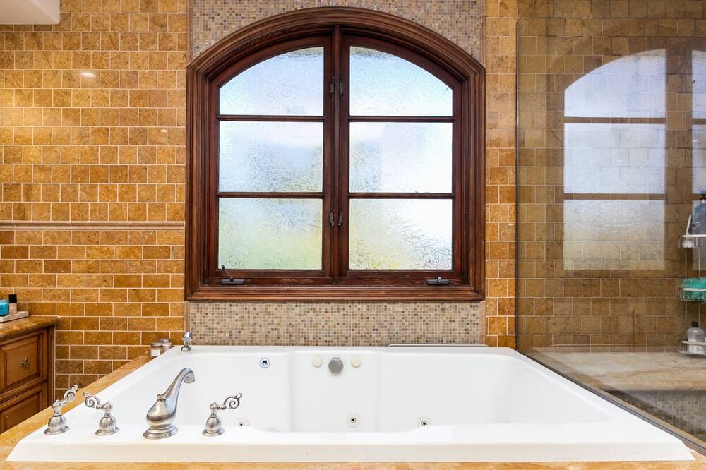 Photo of Bathroom in Valley Glen