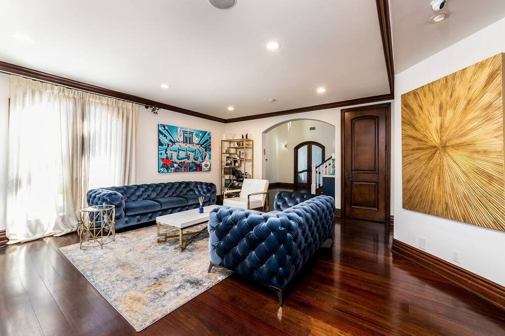 Photo of Bedroom in Valley Glen