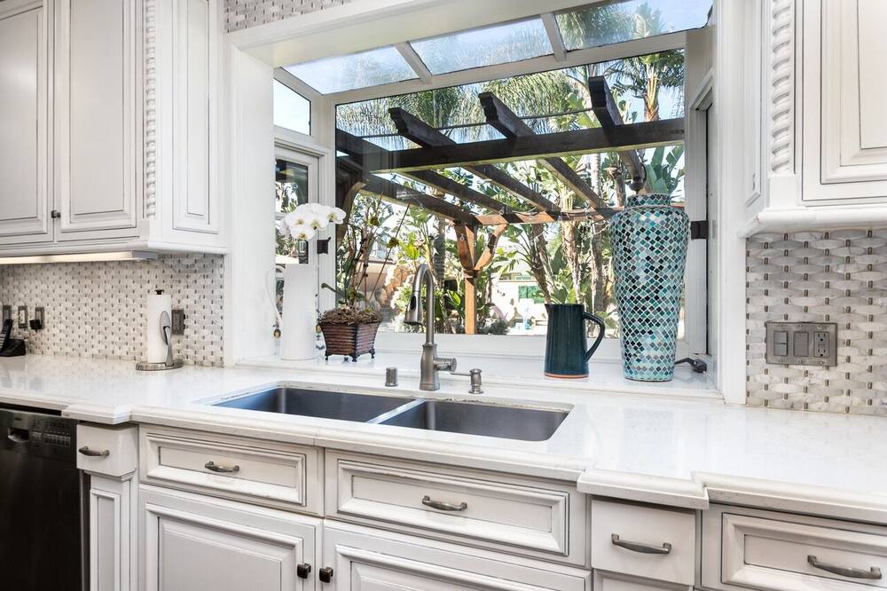 Photo of Kitchen in Valley Glen