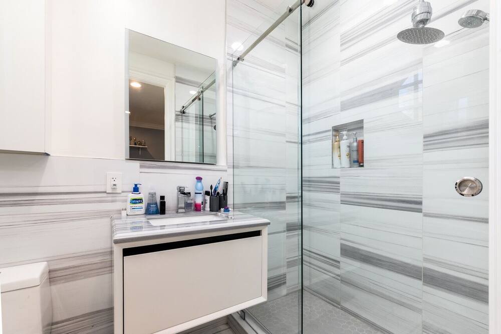 Photo of Bathroom in Valley Glen