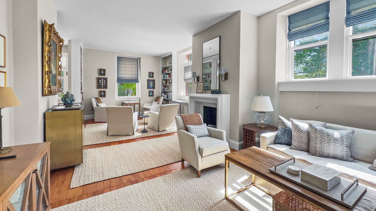 Photo of Livingroom in Fifth Ward