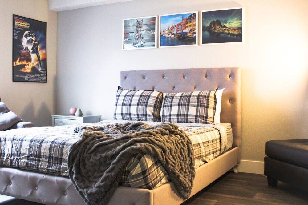 Photo of Bedroom in Carthay Circle