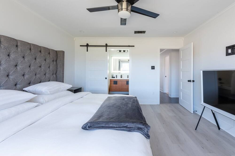 Photo of Bedroom in Kenner - Louis Armstrong International Airport