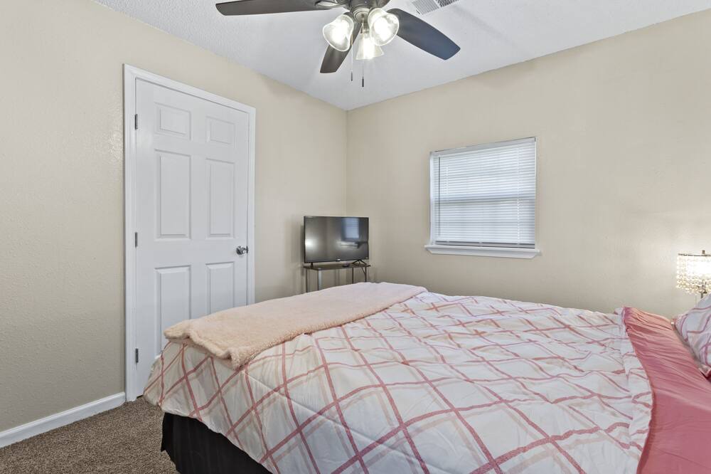 Photo of Bedroom in Gulfport