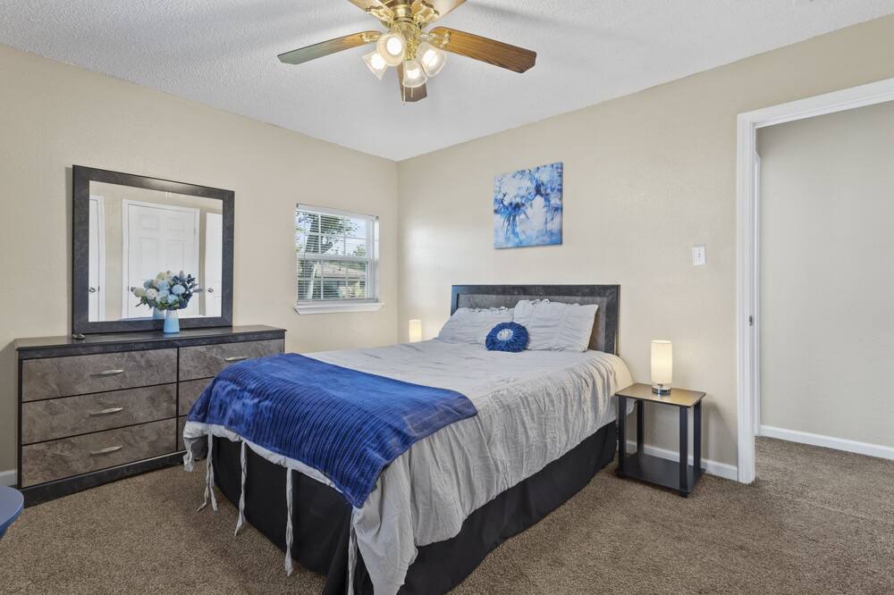 Photo of Bedroom in Gulfport