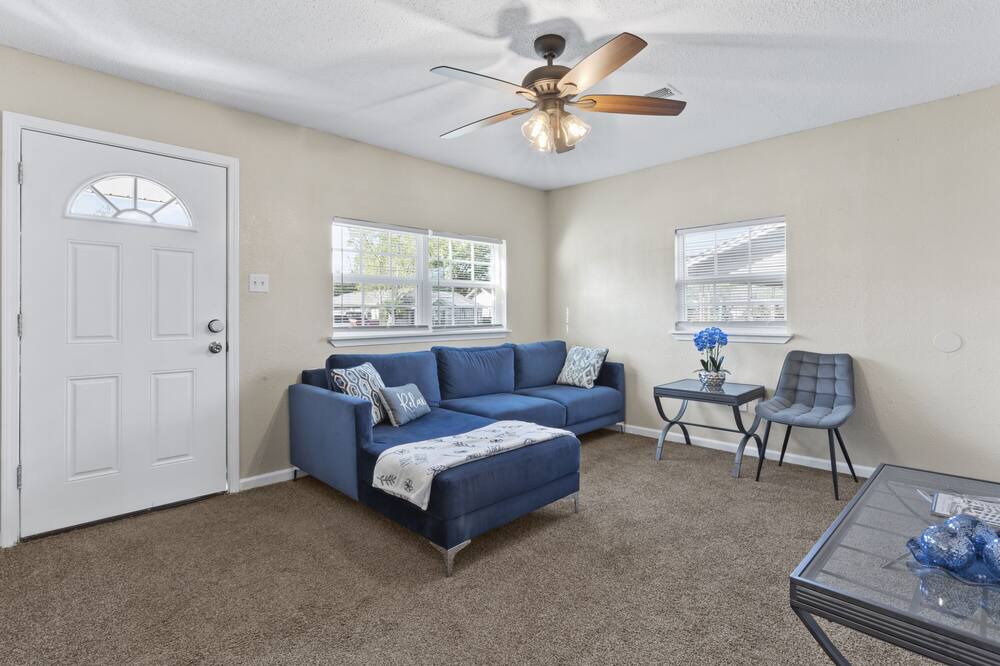 Photo of Livingroom in Gulfport