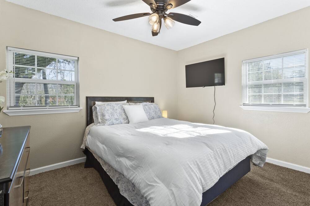 Photo of Bedroom in Gulfport