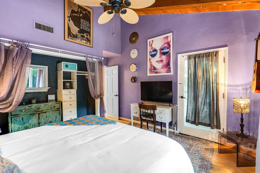 Photo of Bedroom in Calabasas