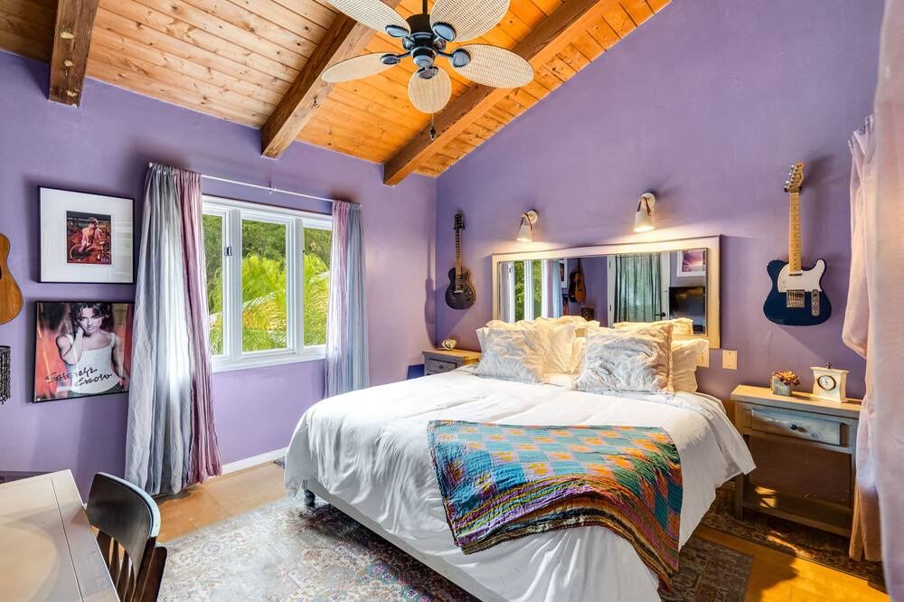 Photo of Bedroom in Calabasas