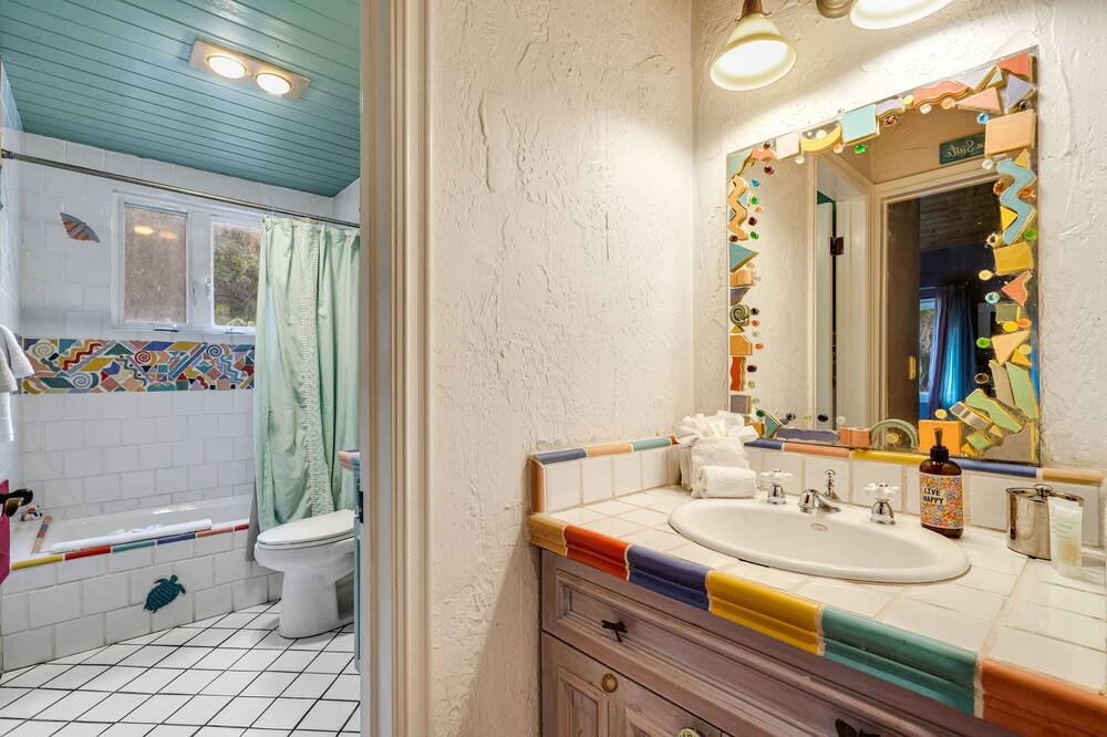Photo of Bathroom in Calabasas