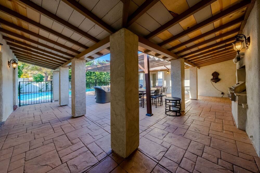 Photo of Outdoor in Toluca Lake