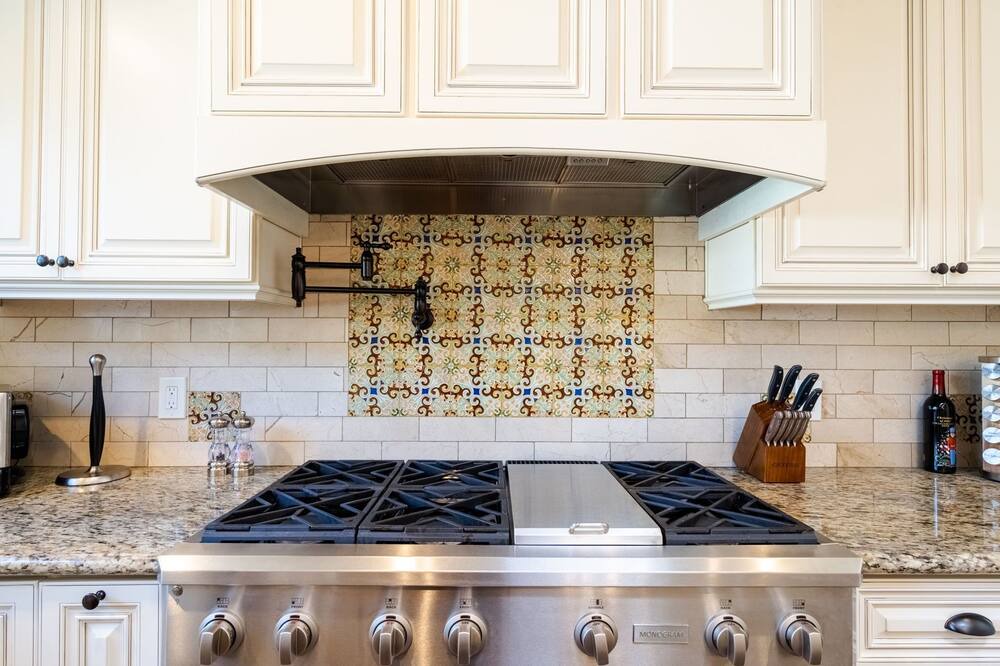 Photo of Kitchen in Toluca Lake